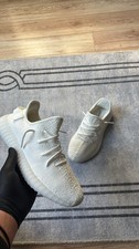 Yeezy Boost 350 V2