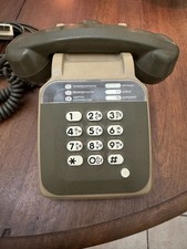 Telephone a touches marron