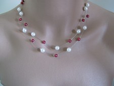 Collier Ivoire/Bordeaux, robe
