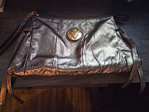 Gucci metallic silver crest - silver,