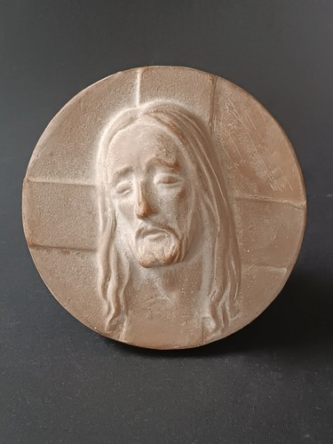 Médaillon bas relief en - **médaillon,