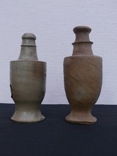-2 FIOLES BOUTEILLES A ENCRE en GRES ANCIENNES ENCRIERS XIXe Collection encre