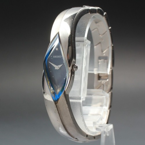 Rare montre femme - femme, rivoli