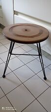 Table basse vintage structure métallique plateau rond en bois pieds Eiffel