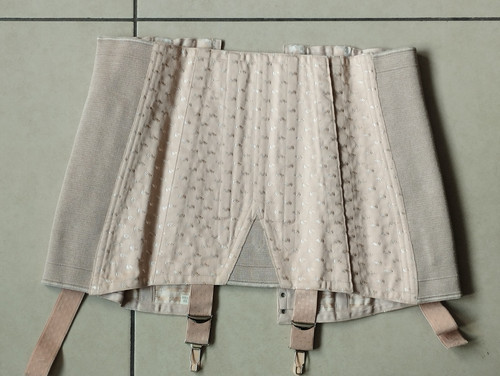 Gaine corset ancien - , à