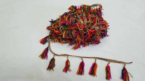 Beau pompon bonne taille - , et