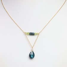 collier gold filled en pierre