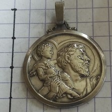 médaille PENDENTIF Saint