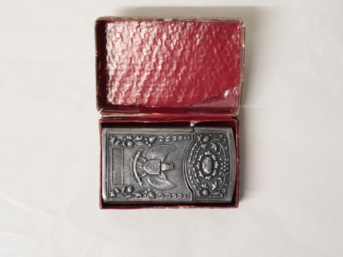 Ancien superbe briquet - superbe, en