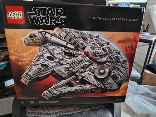 Lego star wars ucs faucon - wars,