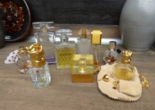 Lot de 9 flacons de parfum (vides ou presque vides)
