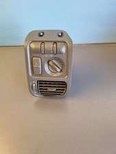 Volvo V40 / Boutons de phare, Grille de ventilation Avant Gauche / 30801846-lh