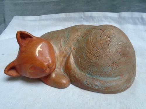 Sculpture chat couché - ,