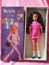 Poupée Betsie Bella en boîte