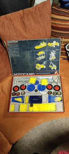 Boite meccano quasiment - boite,