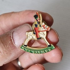 pas QUIRALU   pins FANFAN EN FANT DE TROUPE cheval à bascul  A.F.J Saumur