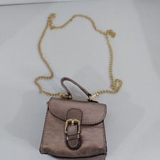 Mini sac à bandoulière doré, très bon état, 13x11cm