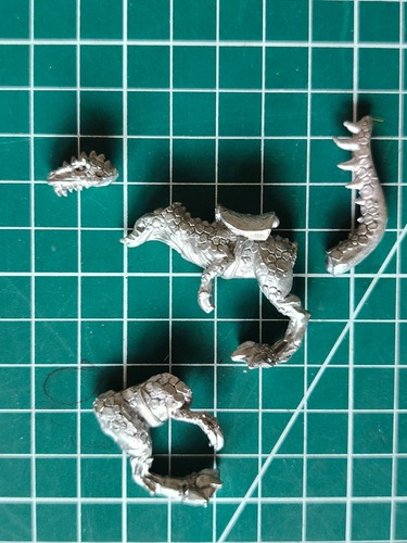 Warhammer old world bits - old,