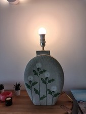 Pied de lampe fleuri orné de fleurs peint a la main vintage deco tendance