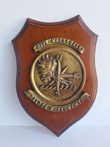 Militaria crest plaque - crest,