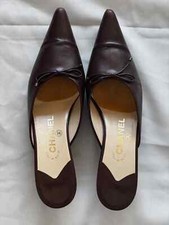 CHANEL Vintage Brown Leather Kitten Heel Mules - Size 8 / 39