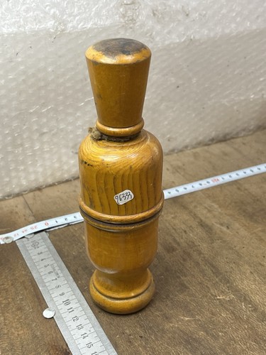 Bouchonneuse old tool - tool, outil