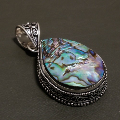 Pendentif bijou fait main - , en