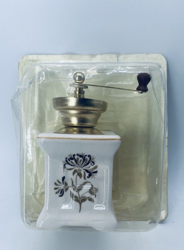 Moulin cafe miniature - moulin, a