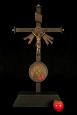Ancienne croix d'autel en fer