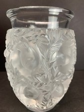 LALIQUE France Frosted Crystal