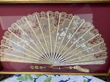 EVENTAIL ENCADRE DENTELLE ET