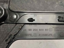 9825492380 couvercle moteur