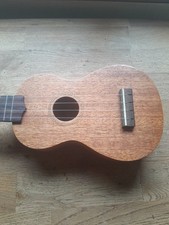 Ukulélé Soprano Électro-acoustique GROVER