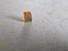 Pin's Car / Voiture - Rallye Paris Dakar 1992 jerrican Bidon d'essence