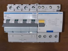 DISJONCTEUR TETRA. NGN432 DIFFERENTIEL BFC840 HAGER 32A 300mA COURBE D, 32AMPERE