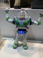 FIGURINE BUZZ L'ECLAIR DE TOY STORY DE 30 CM PARLANT (français) DISNEY/PIXAR