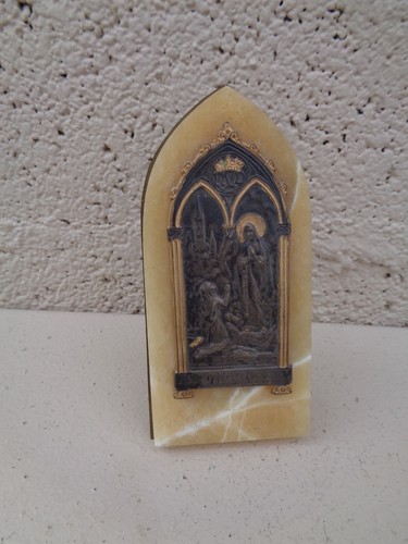 Plaque laiton sur - sur, marbre