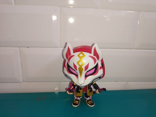 2708236 defaut figurine - defaut,