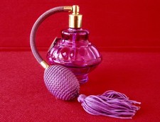 vaporisateur à poire violette  en verre  Berdoues