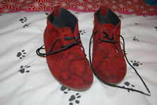 une jolie paire de chaussures rouges ---  femme  - P 38