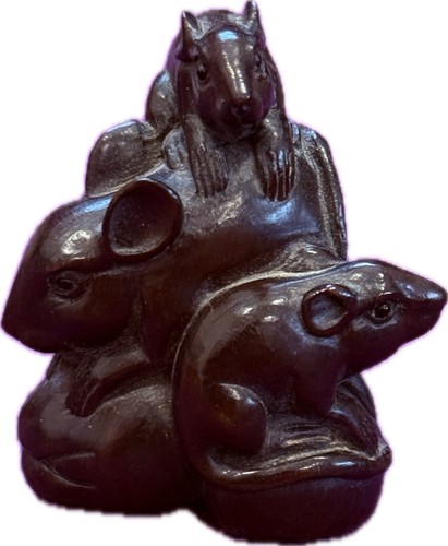 Very nice carved wood - carved, rats