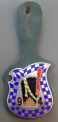 Insigne cuir ri émail - 94°,