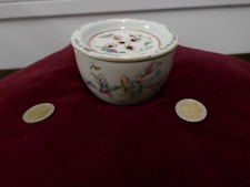 rare boite à grillon Chine 19ème,Qing,porcelaine,D 9,5cmxH6cm,P 190g