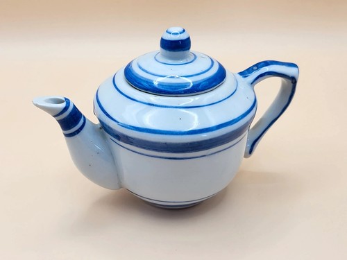 Petite théière ancienne - , en