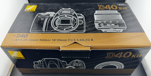 Nikon D40 DSLR Kit –