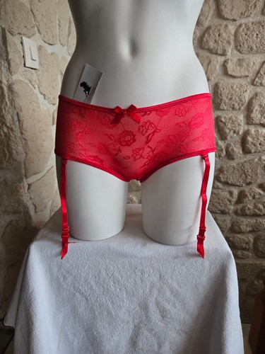 Shorty avec jarretelles