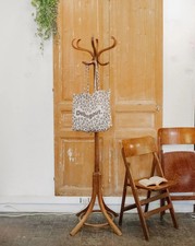 Charlie, le porte-manteau