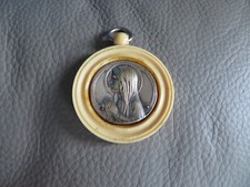 ancienne médaille de berceau
