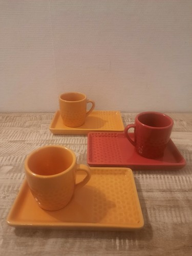 Tasses sous - et,