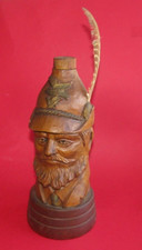 Figurine militaire vintage bouteille d'alcool décanteur faux bois musical h29cm